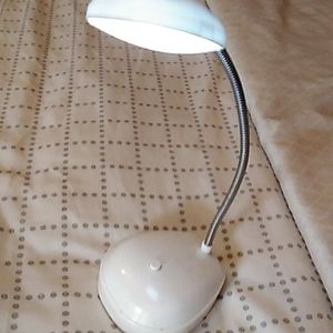 Little bedtime light up lamps it takes double a batteries